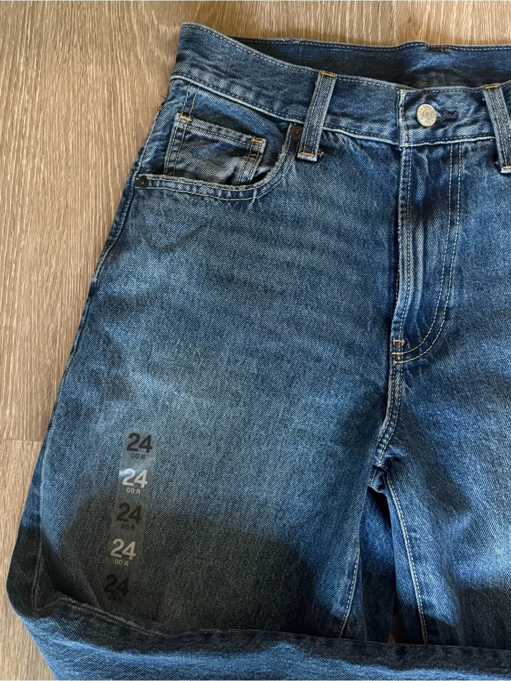 Hailey Bieber Extra Baggy Jean